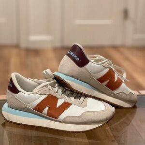 New Balance 237 Women’s Ivory and Orange Sneakers. Size 8.5
